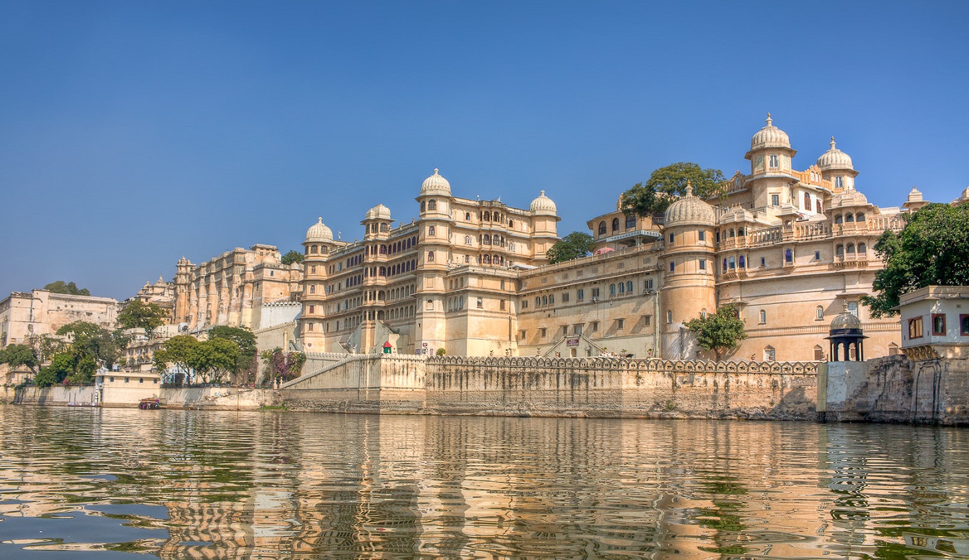 places to see between jaipur and udaipur